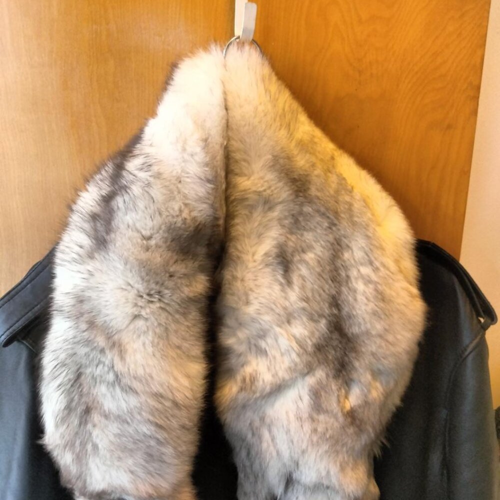 fur collar